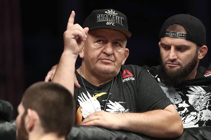 Abdulmanap Nurmagomedov 4 Abdulmanap Nurmagomedov pointing up